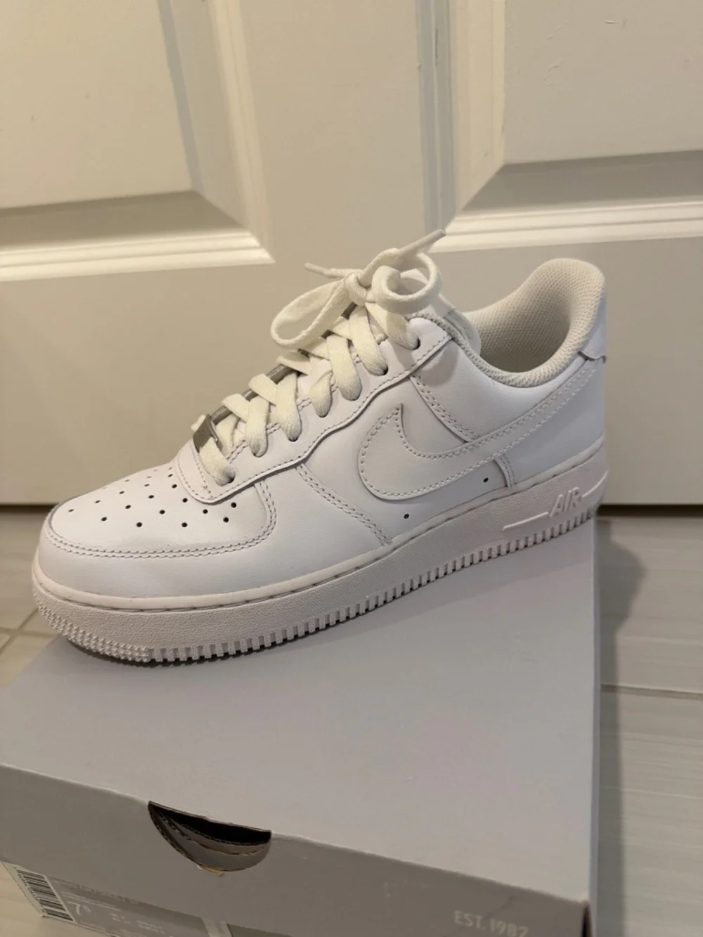 Nike women’s AF1 Air Force ones ‘07 - Picture 11 of 15